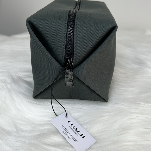 NWT Coach Fragrance Green Toiletry Pouch, Cosmetics Bag, Makeup Bag, Travel Bag - Picture 3 of 12